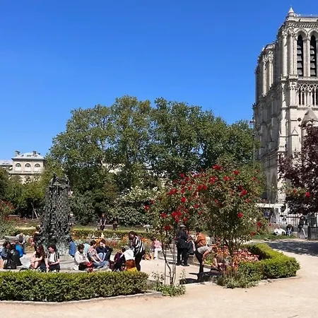 Appartamento A Balcony On Notre Dame *