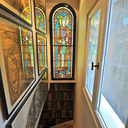 A Balcony On Notre Dame Parigi
