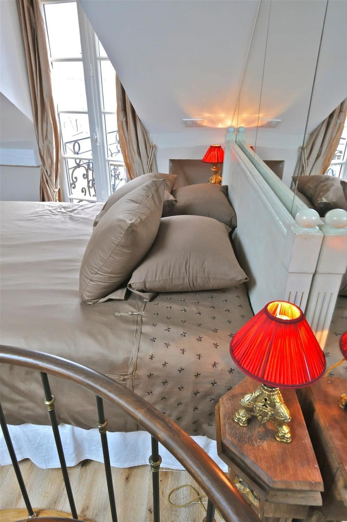 Appartamento A Balcony On Notre Dame